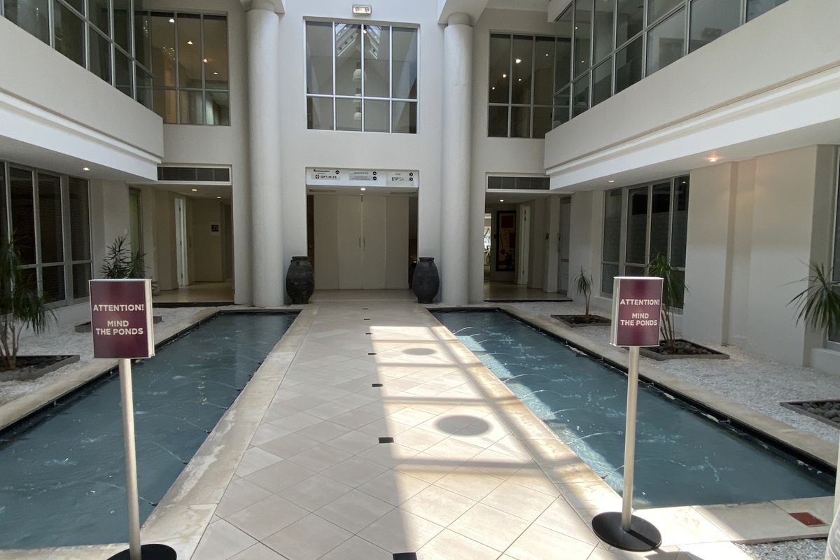 Beautifully appointed air-conditioned offices to rent in Houghton Estate - Photo 5