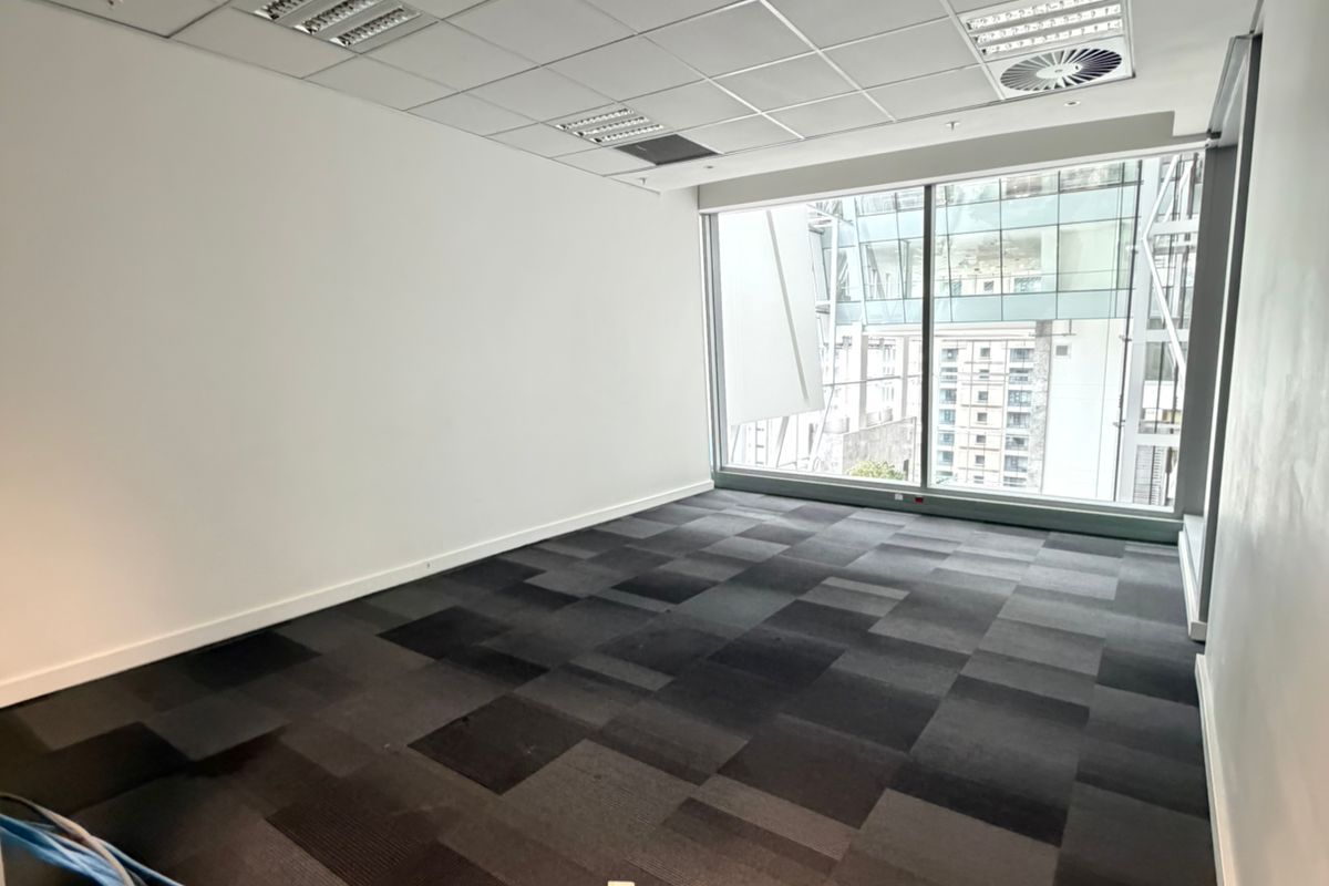 Prestigious 16-Storey Office Tower on Grayston Drive - Photo 4