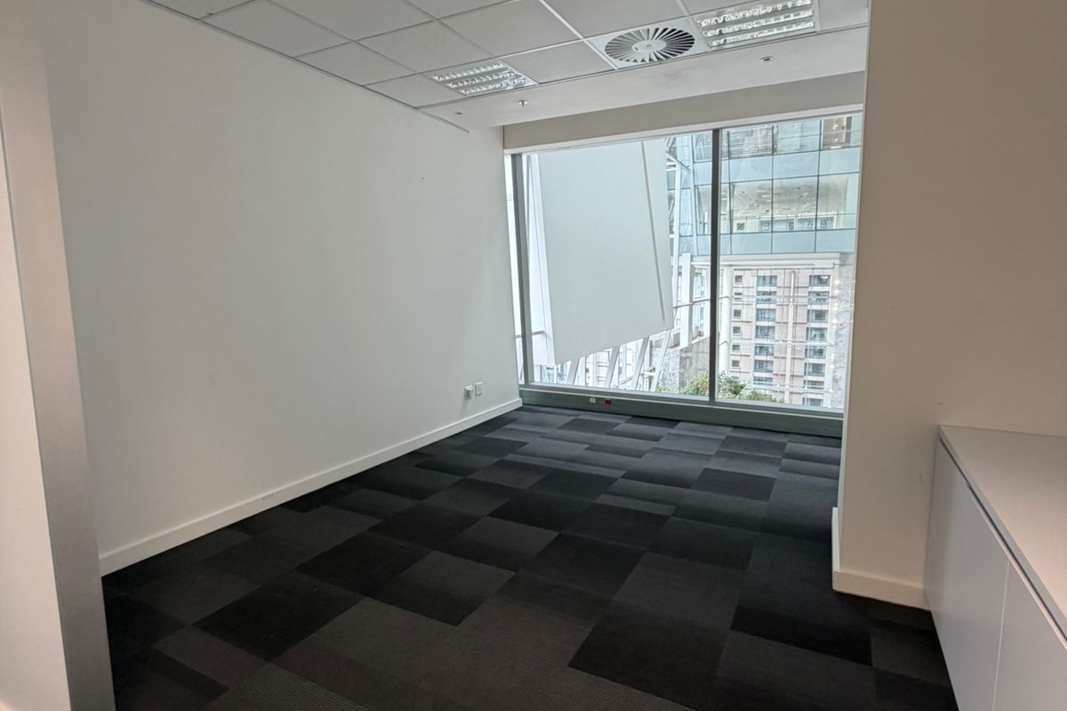 Prestigious 16-Storey Office Tower on Grayston Drive - Photo 5