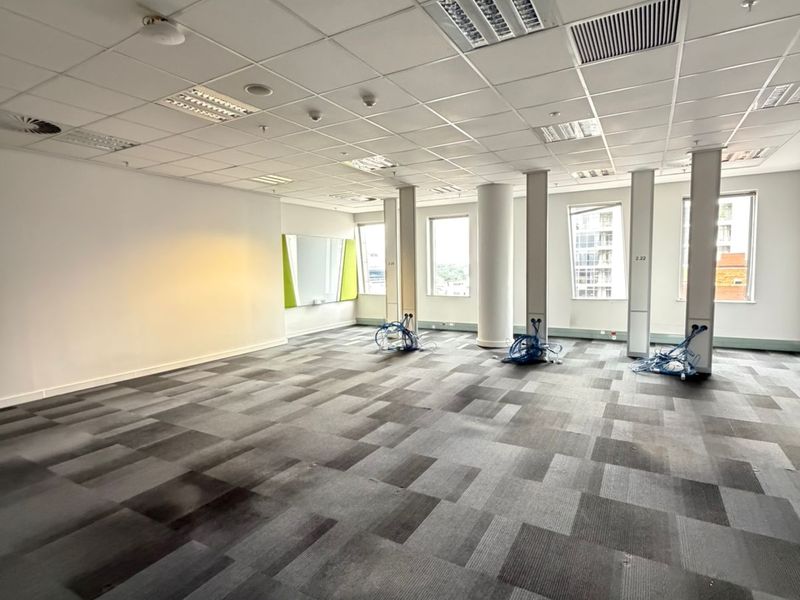 Prestigious 16-Storey Office Tower on Grayston Drive - Photo 10