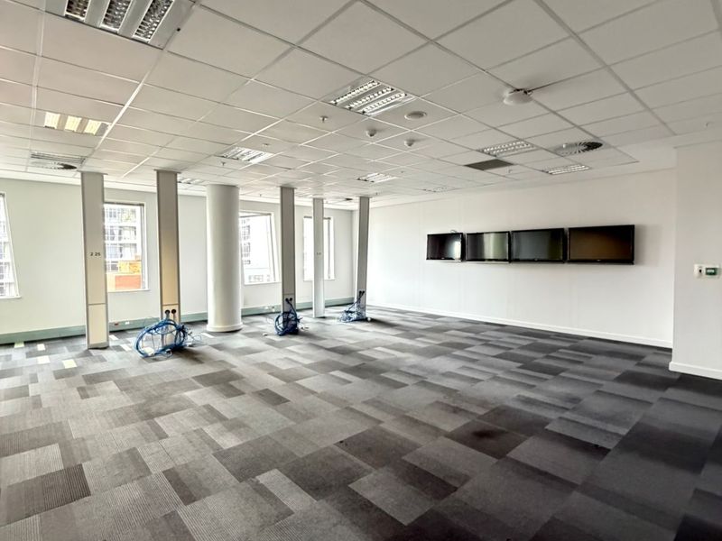 Prestigious 16-Storey Office Tower on Grayston Drive - Photo 9