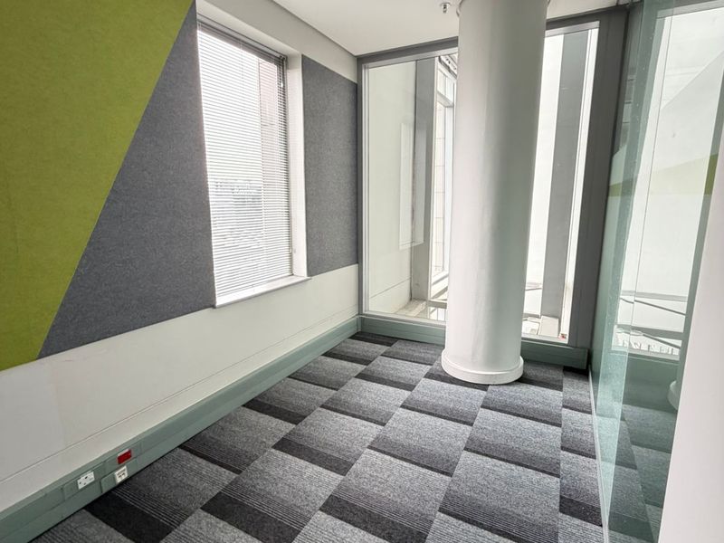 Prestigious 16-Storey Office Tower on Grayston Drive - Photo 7