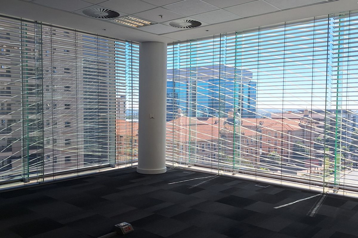1,742sqm FULLY FITTED, P- GRADE OFFICE TO LET –| SANDTON CBD - Photo 5