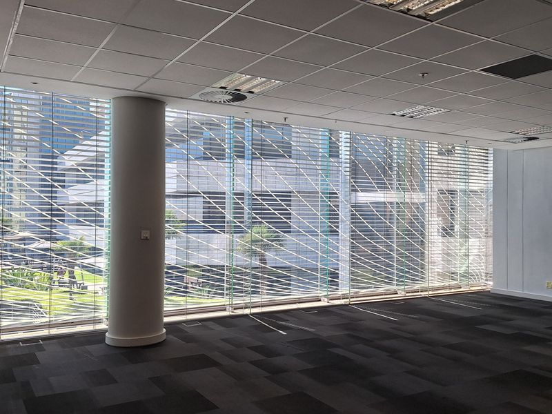1,742sqm FULLY FITTED, P- GRADE OFFICE TO LET –| SANDTON CBD - Photo 4