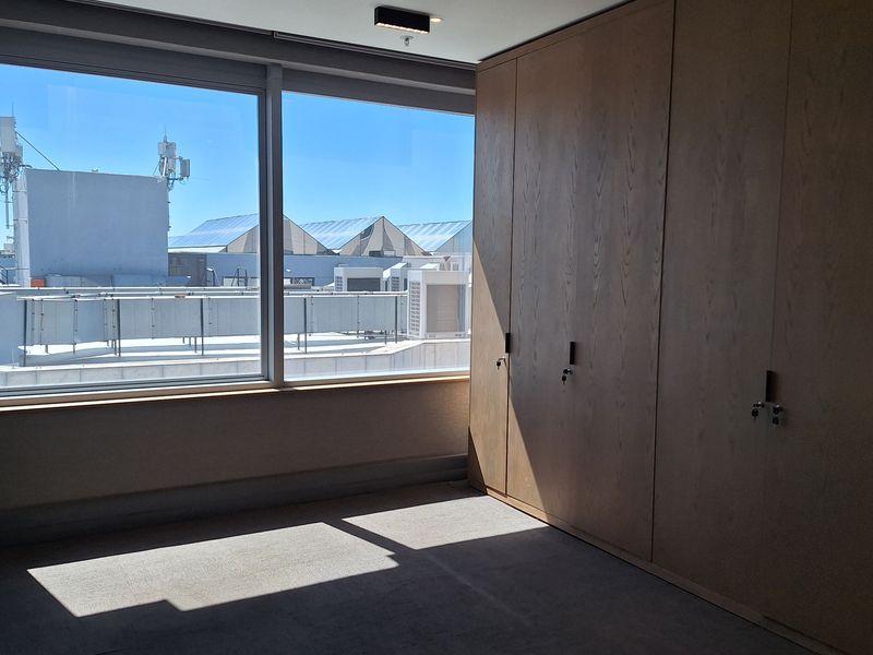 552 sqm FULLY FITTED OFFICE IN SANDTON CBD - Photo 7