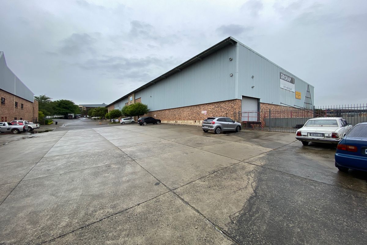 2725m2 Warehouse For Sale or To Let in North Riding - Photo 2