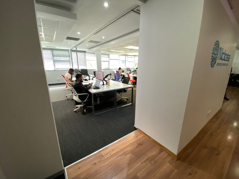 272m2 First Floor Suite to Let in Fourways - Photo 9