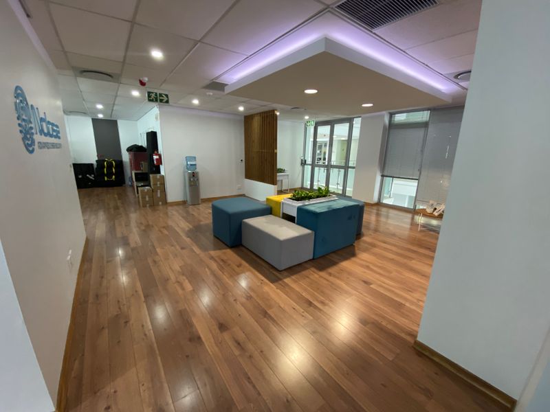 272m2 First Floor Suite to Let in Fourways - Photo 8