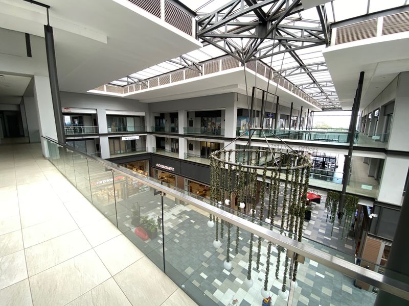 276m2 Second Floor Suite with High-end Fit-out to Let in Fourways - Photo 3