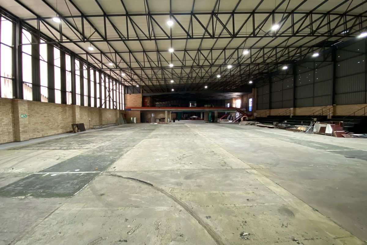 2725m2 Warehouse To Let or For Sale in North Riding - Photo 4