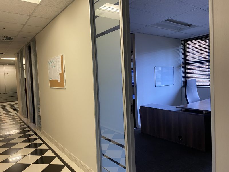 A-grade air-conditioned offices to rent in Rosebank - Photo 9
