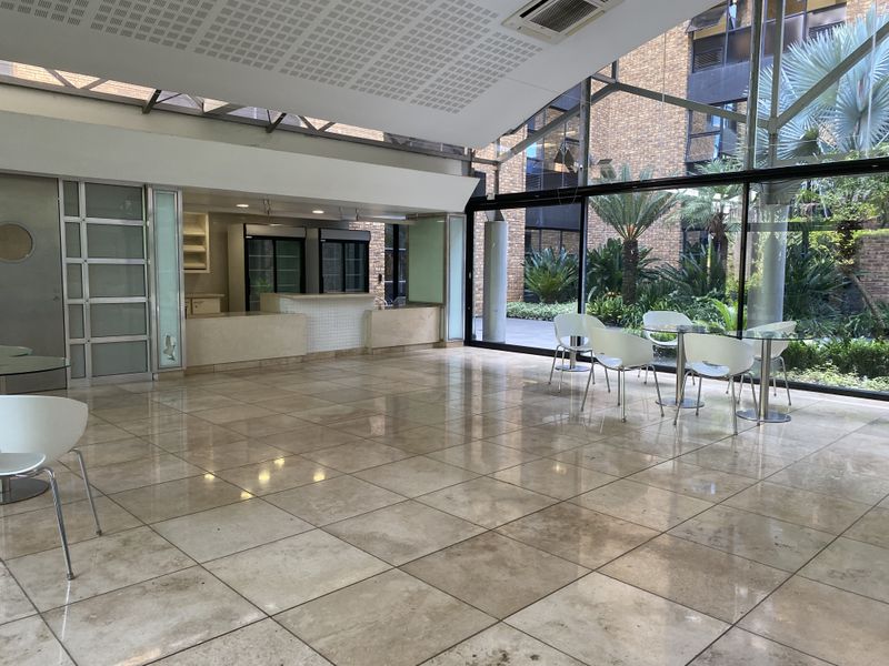 A-grade air-conditioned offices to rent in Rosebank - Photo 4