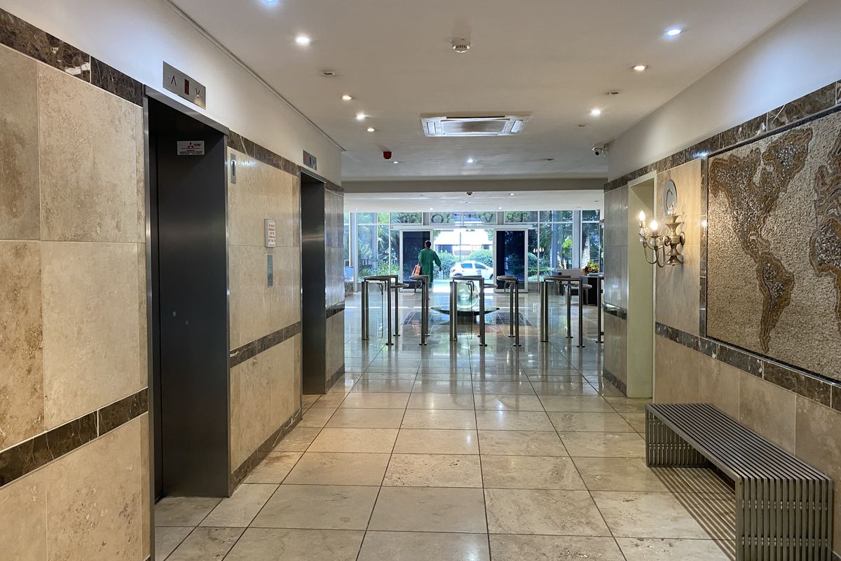 A-grade air-conditioned offices to rent in Rosebank - Photo 2