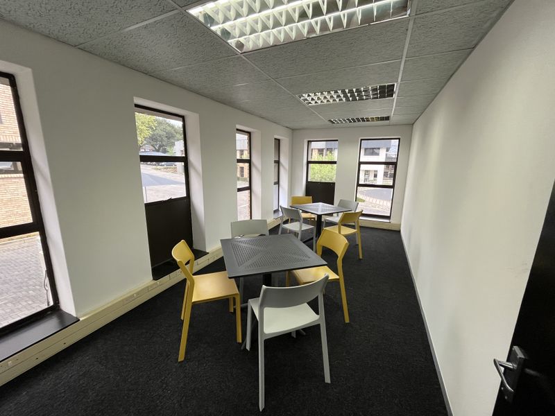 First Floor Unit available - Move in ready - Apply Today - Photo 5