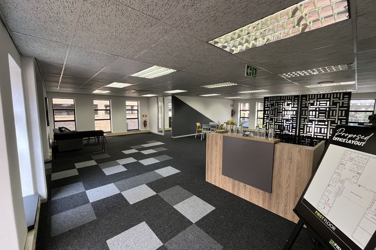 First Floor Unit available - Move in ready - Apply Today - Photo 3