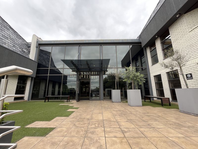 First Floor Unit available - Move in ready - Apply Today - Photo 10