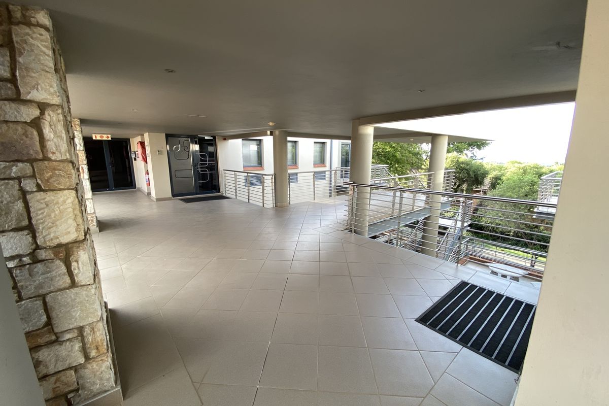 155m2 First Floor Suite to Let in Fourways - Photo 2