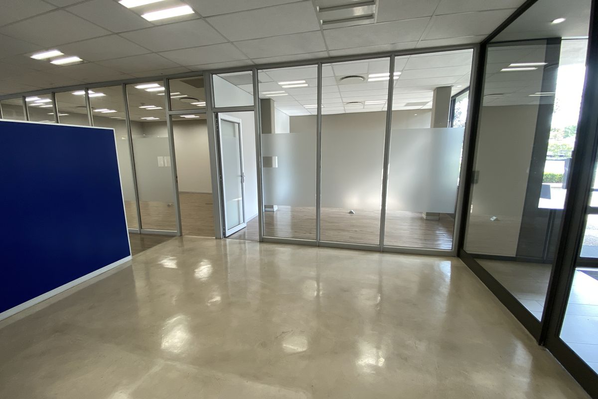 608m2 P-Grade Ground Floor suite to Let in Fourways - Photo 4
