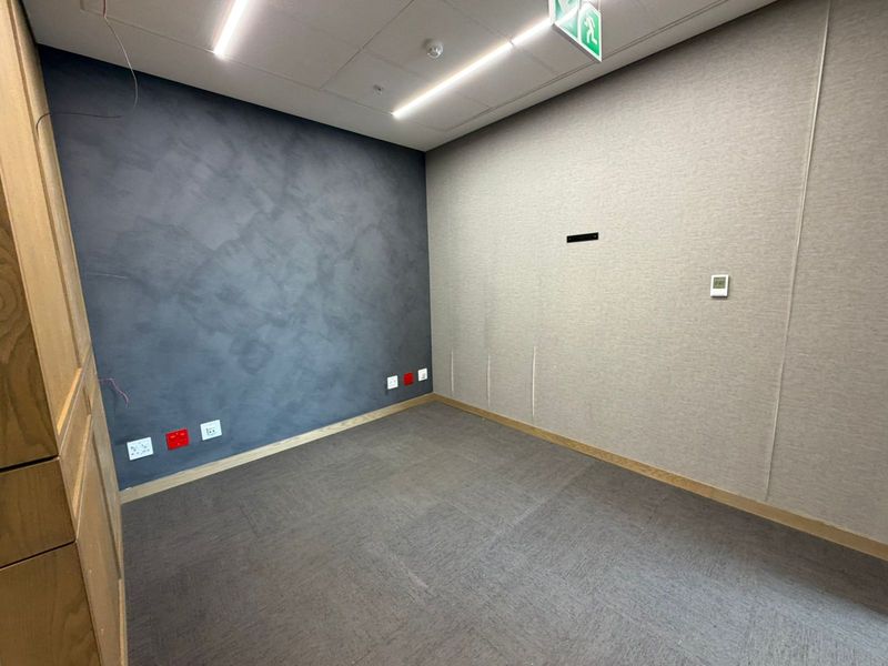Premium Fitted Office To Let – 552 sqm | 7th Floor | 90 Grayston Drive, Sandton - Photo 5