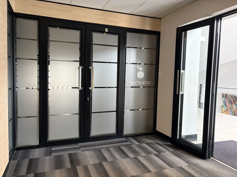 Stunning Office Suite to rent in secure complex in Hyde Park, Johannesburg - Photo 6