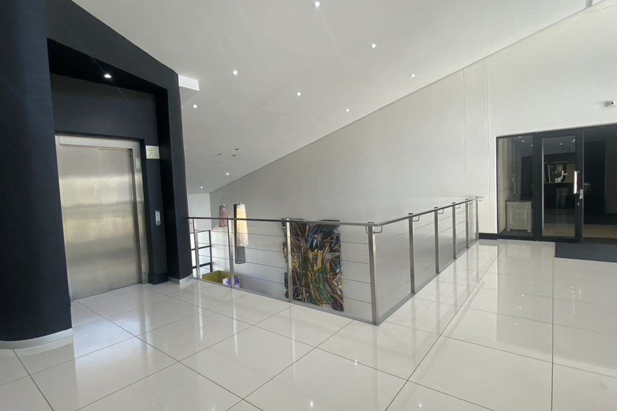 Stunning Office Suite to rent in secure complex in Hyde Park, Johannesburg - Photo 3