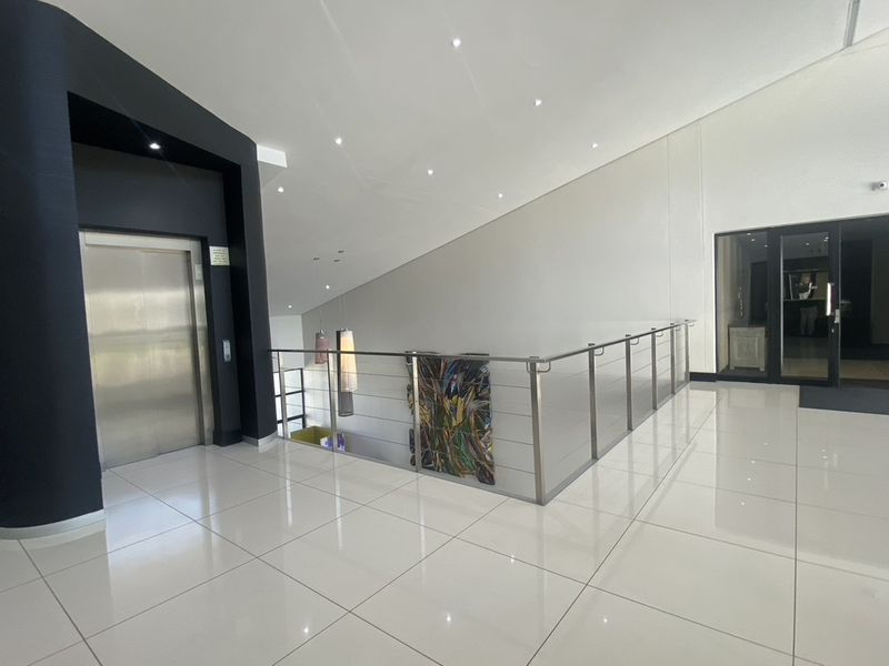 Stunning Office Suite to rent in secure complex in Hyde Park, Johannesburg - Photo 3
