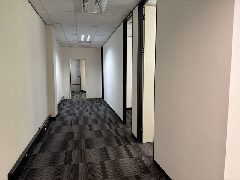 Office Suite to rent in secure  complex in Hyde Park - Photo 8