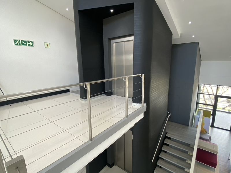 Office Suite to rent in secure  complex in Hyde Park - Photo 4