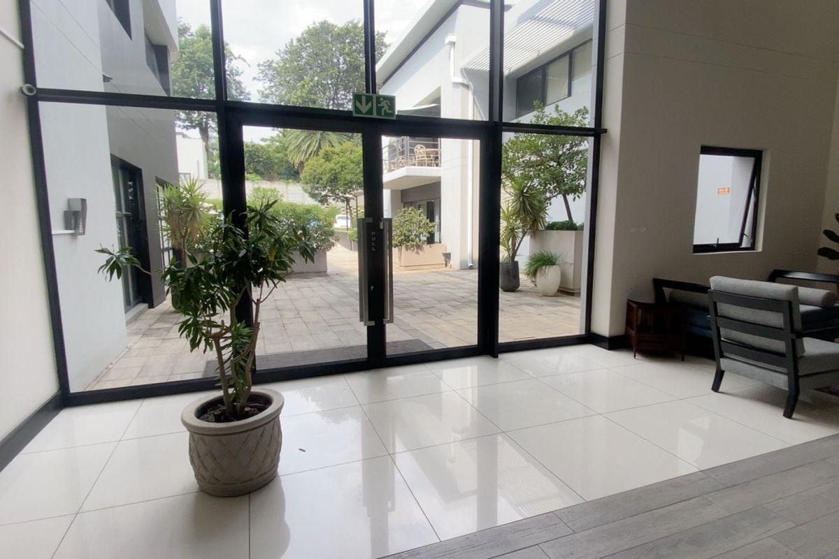 Office Suite to rent in secure  complex in Hyde Park - Photo 2
