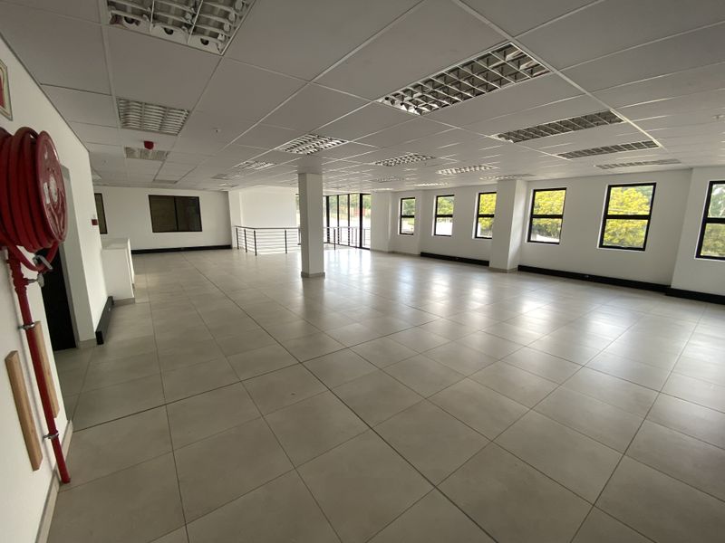 Newly Built Warehouse to Let in Muldersdrift - Photo 6