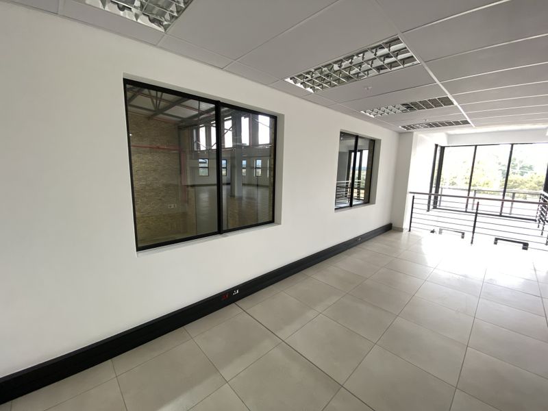 Newly Built Warehouse to Let in Muldersdrift - Photo 4