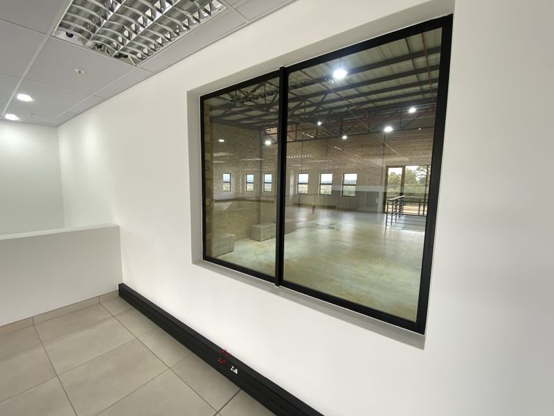 Newly Built Warehouse to Let in Muldersdrift - Photo 3
