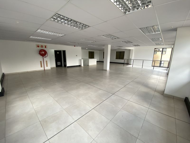 Newly Built Warehouse to Let in Muldersdrift - Photo 5
