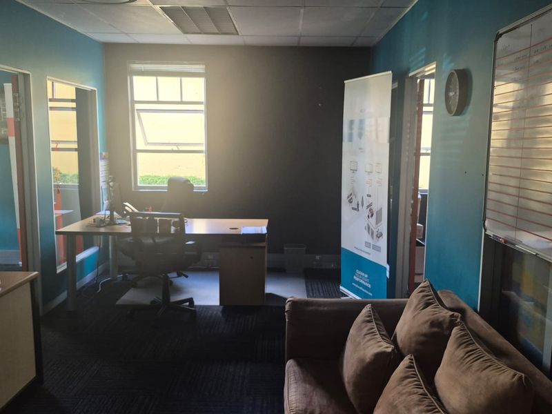 Stand-alone office building for sale in business park, Midrand - Photo 10