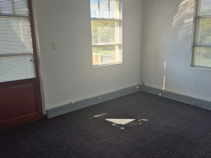 Stand-alone office building for sale in business park, Midrand - Photo 8
