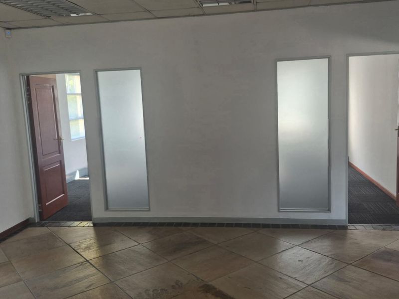 Stand-alone office building for sale in business park, Midrand - Photo 7