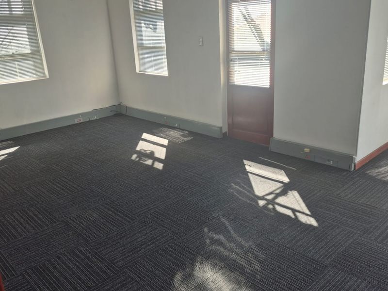 Stand-alone office building for sale in business park, Midrand - Photo 6