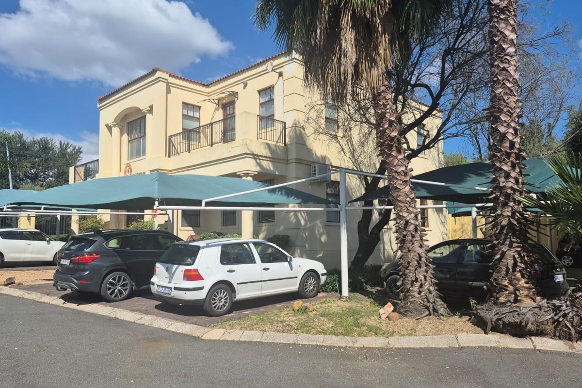 Stand-alone office building for sale in business park, Midrand - Photo 2
