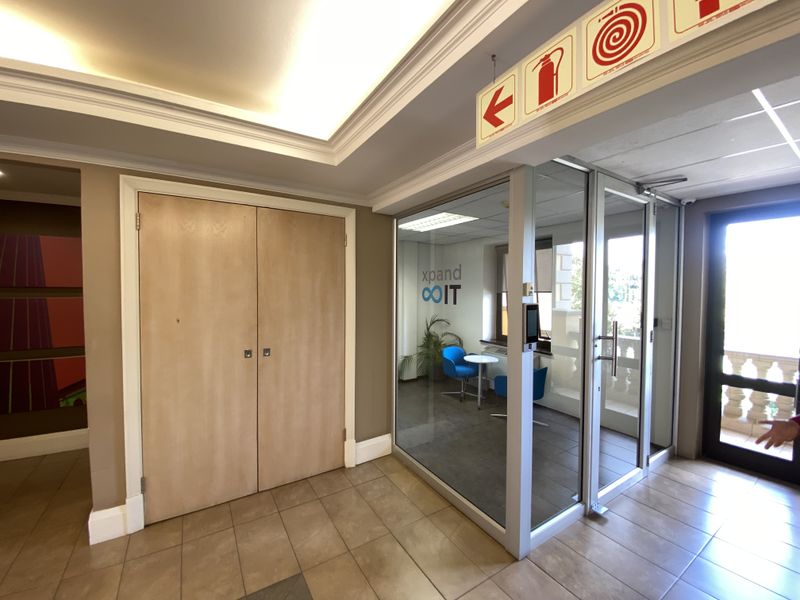 275m2 Suite to Let in Fourways - Photo 3