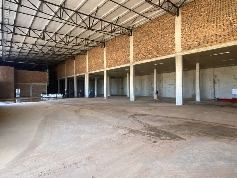 2036m2 Warehouse Nearing Completion - to Let in Lanseria - Photo 5