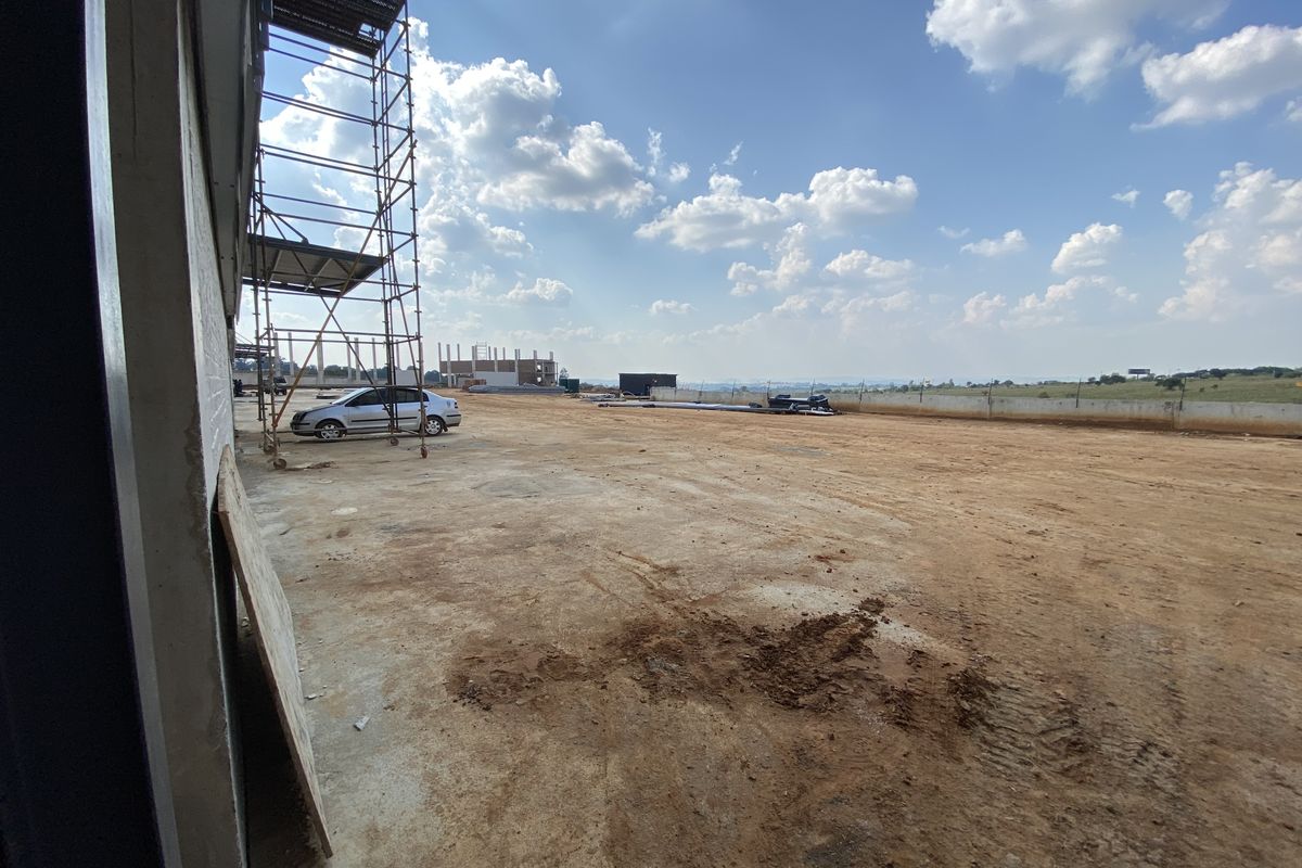 2036m2 Warehouse Nearing Completion - to Let in Lanseria - Photo 4