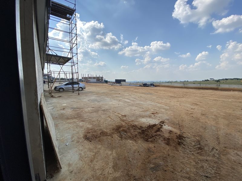 2036m2 Warehouse Nearing Completion - to Let in Lanseria - Photo 4