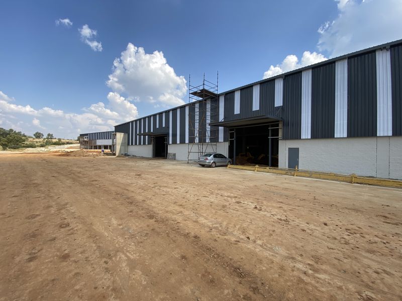 2036m2 Warehouse Nearing Completion - to Let in Lanseria - Photo 2