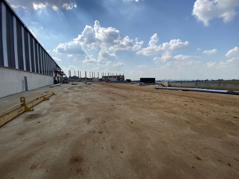 2036m2 Warehouse Nearing Completion - to Let in Lanseria - Photo 10
