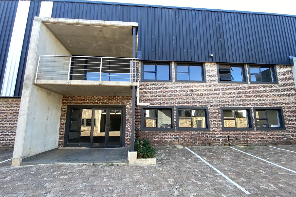 1300m2 Warehouse to Let in Lanseria - Photo 5