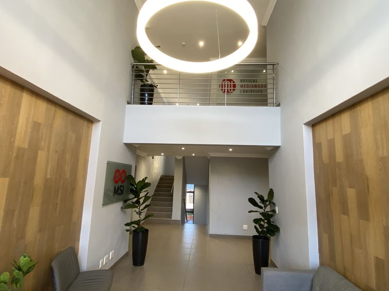 262m2 A-Grade Ground Floor Suite For Sale in Fourways - Photo 3