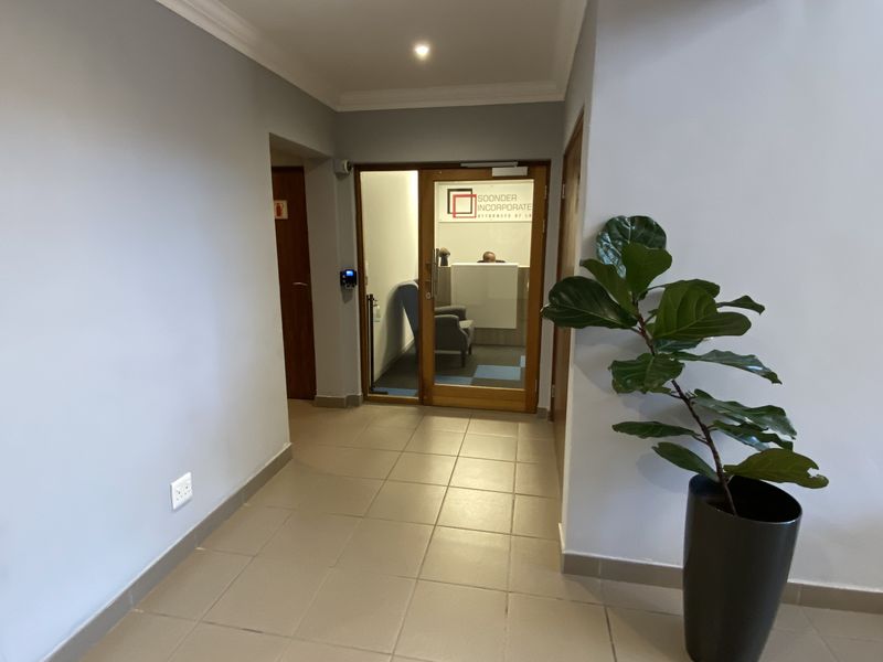 262m2 A-Grade Suite to Let in Fourways - Photo 7