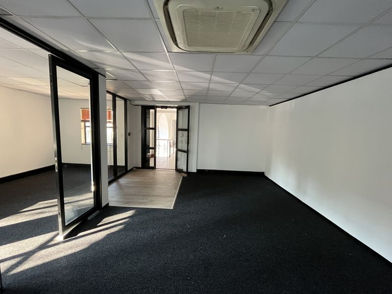 Modern Refurbished Office Space  Move in Ready - Photo 3