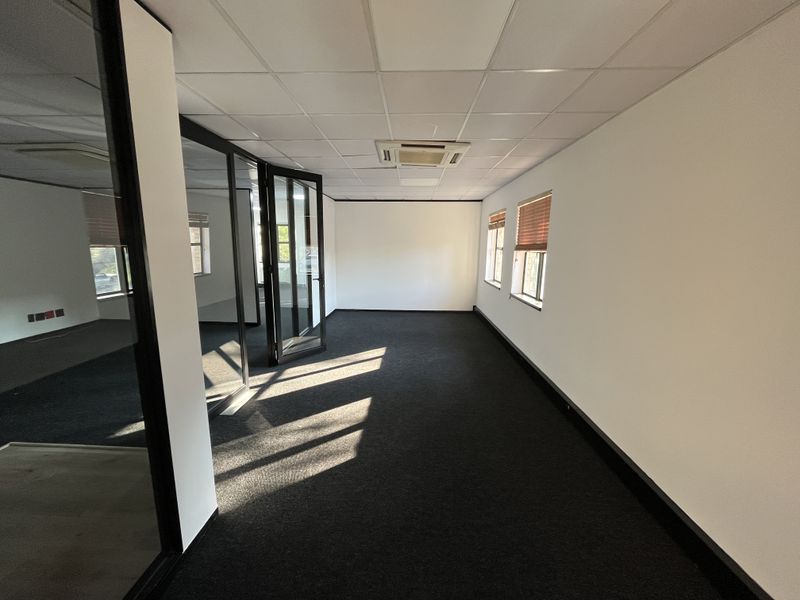 Modern Refurbished Office Space  Move in Ready - Photo 4