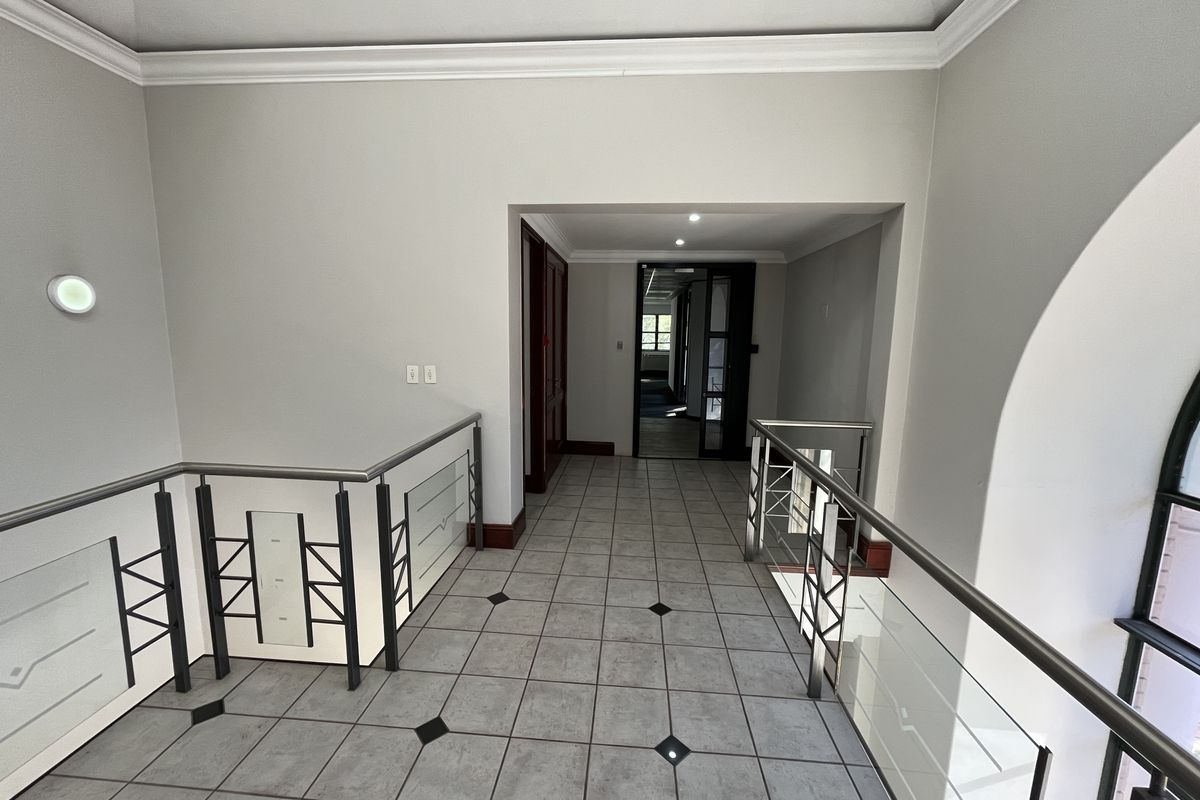 Modern Refurbished Office Space  Move in Ready - Photo 2